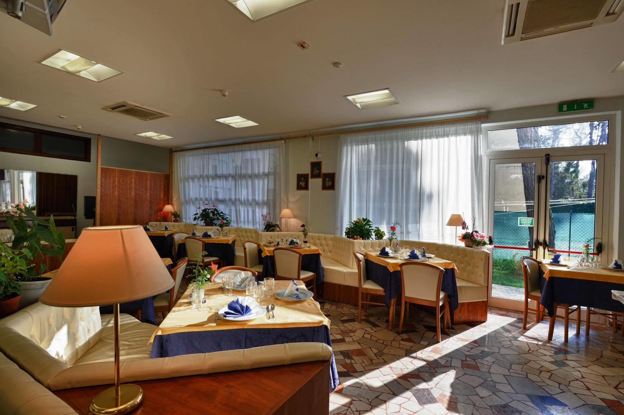 Hotel Mimosa Lignano Sabbiadoro Ngoại thất bức ảnh